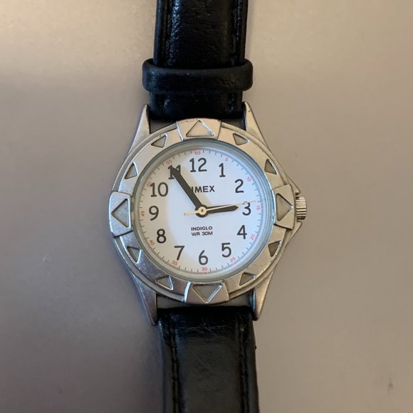 Timex women's wristwatch with silver rim and black leather strap - Picture 1 of 3